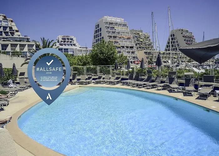 Mercure Port Motte 4*