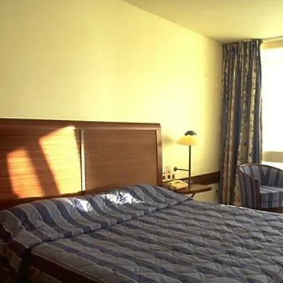 Mercure Port Motte Hotel 4*