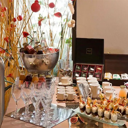 Mercure Port Motte Hotel 4*