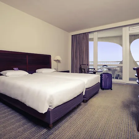 Mercure Port Motte 4*