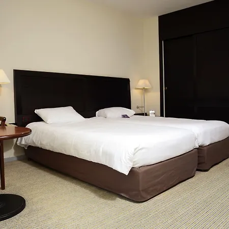 Mercure Port Motte מלון