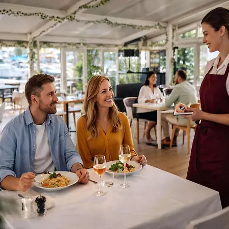 Mercure Port Motte Hotell 4*