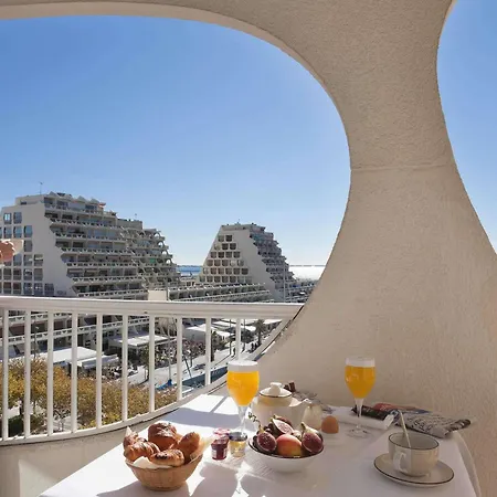 Mercure Port Motte Hotell 4*