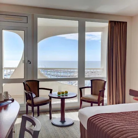 Mercure Port Motte 4*