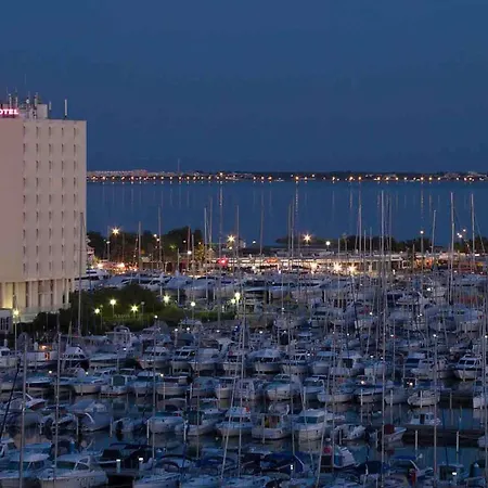 Mercure Port Motte 4*