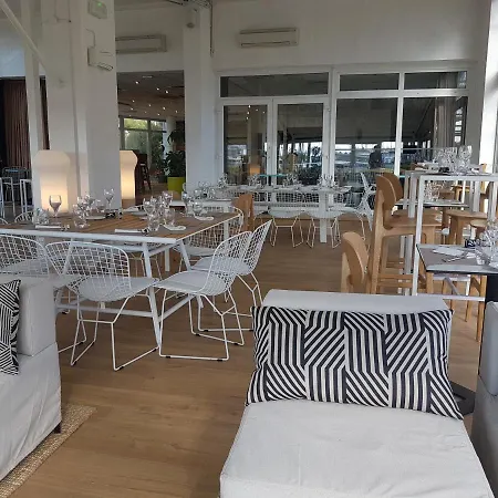 Mercure Port Motte 4*