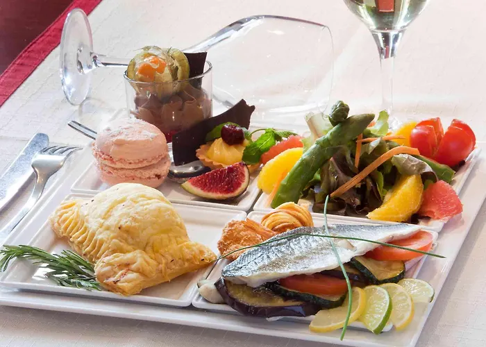 Mercure Port Motte 4*