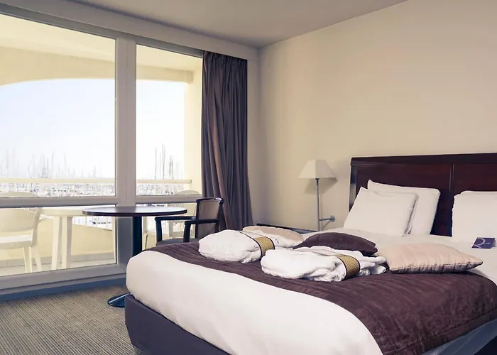 Ξενοδοχείο Mercure Port Motte 4*